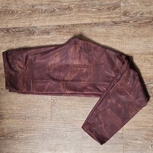 GapFit - Maroon Camo Leggings NWOT